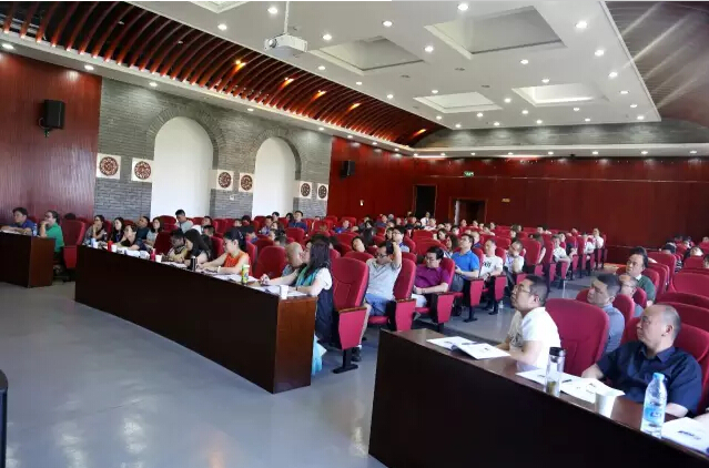 清华大学资本运营高级研修班新水利馆407火爆开课