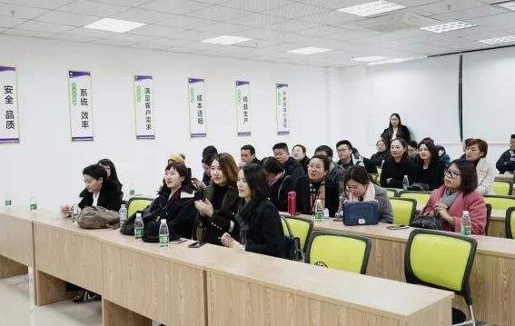 融商学院融商领袖EMBA高端班是怎样的培养方式?